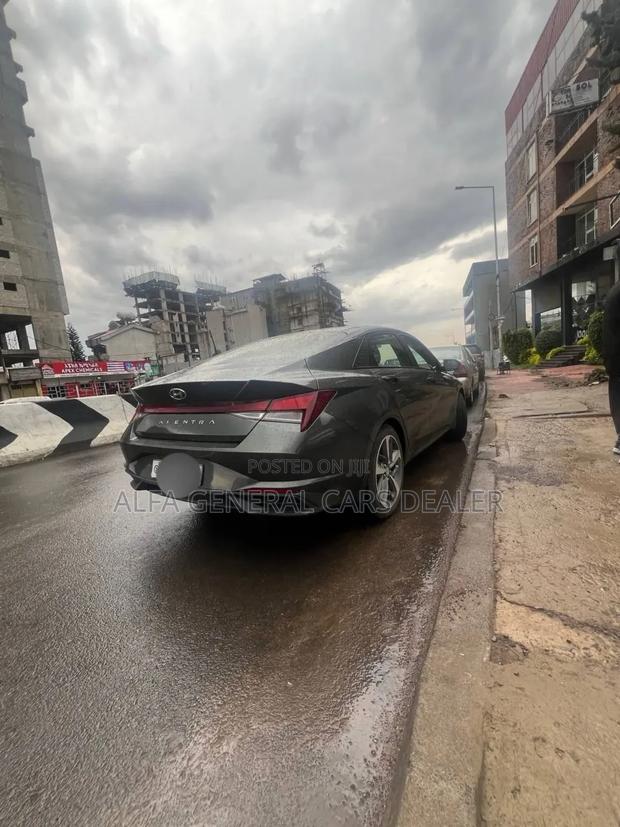 Hyundai Elantra 2021 Silver