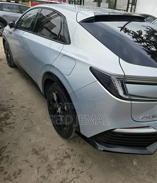 New Honda e:NS1 2025 Silver