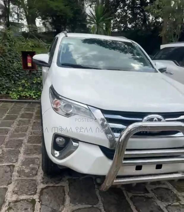 Toyota Fortuner 2018 Ivory