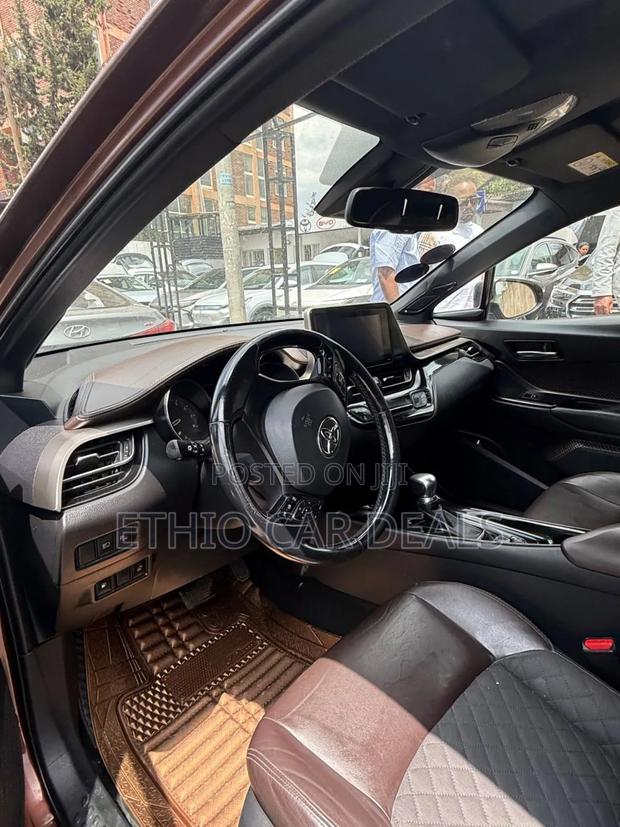Toyota C-HR 2017 Brown