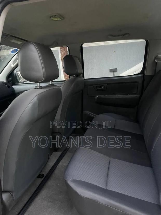 Toyota Hilux 2015 Silver
