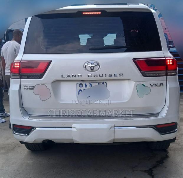Toyota Land Cruiser 3.5 V6 2022 White