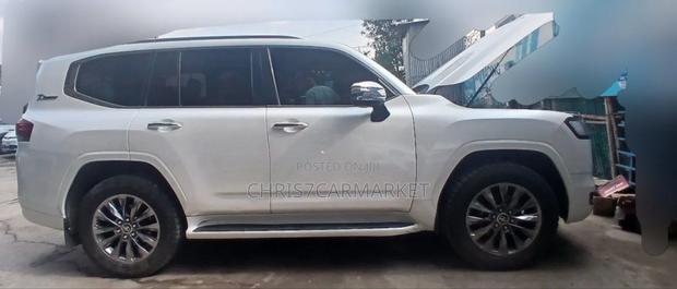 Toyota Land Cruiser 3.5 V6 2022 White