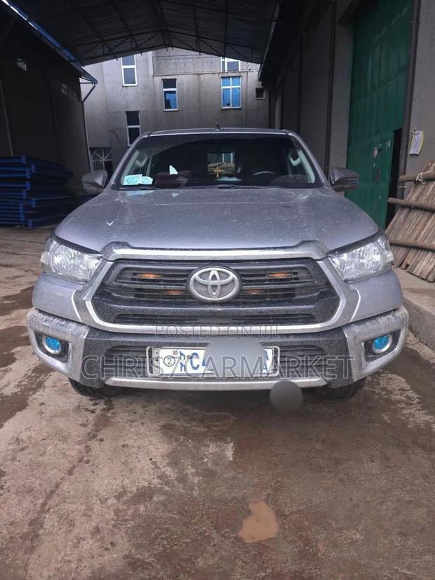 Toyota Hilux Revo Double Cab Deisel 2.4 RWD 2021 Silver