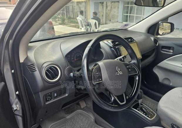 Mitsubishi Attrage 2021 Gray