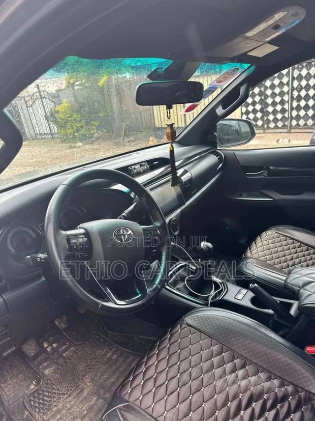 Toyota Hilux 2020 Beige