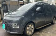 Hyundai Staria 2023 Gray for sale