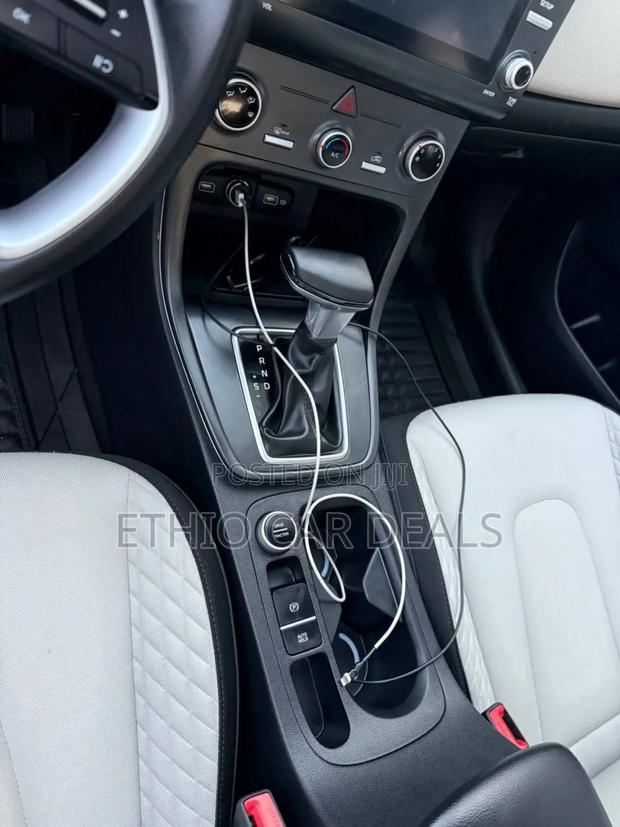 Hyundai Creta 2023 Silver