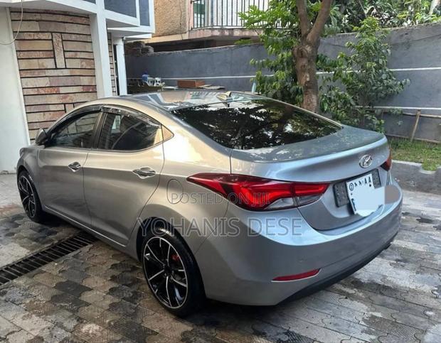 Hyundai Avante 2013 Silver