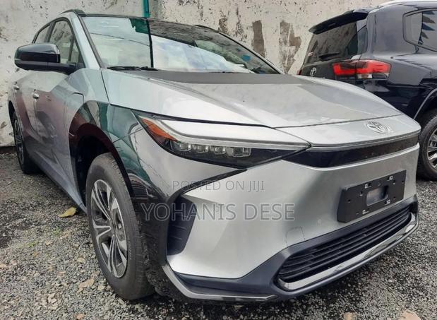 New Toyota bZ4X 2024 Gray