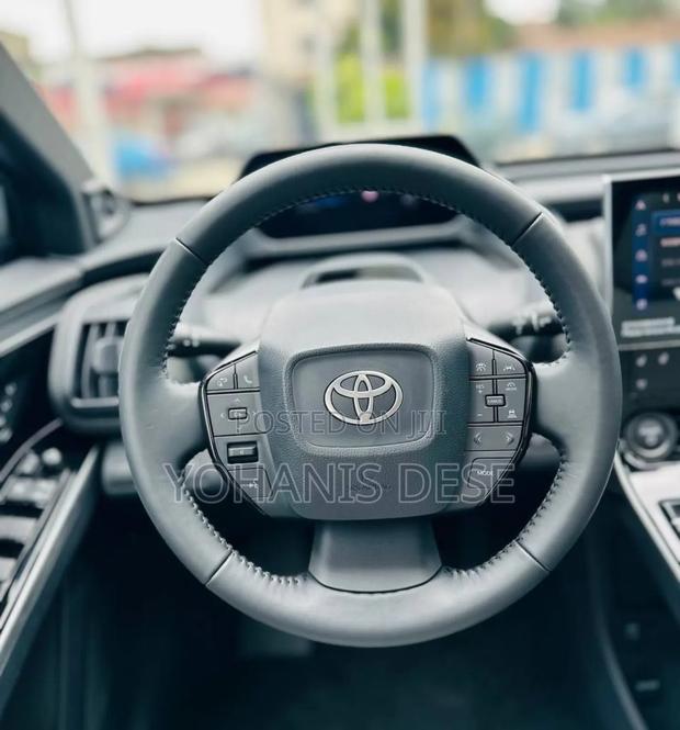 New Toyota bZ4X 2024 Gray