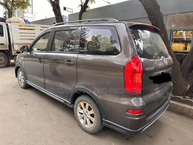 Dongfeng Glory 2021 Brown