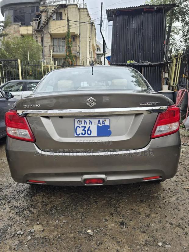 Suzuki Dzire 2023 Gray
