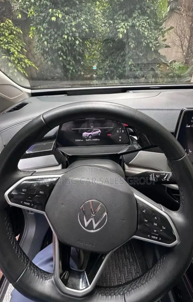 Volkswagen ID.6 2023 Blue