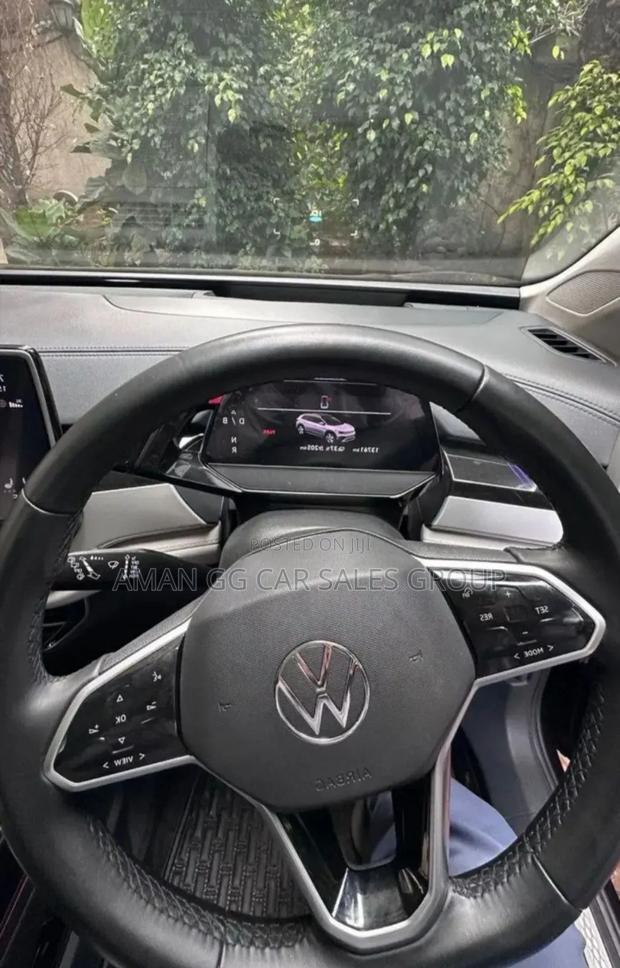 Volkswagen ID.6 2023 Blue