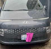 Hyundai Staria 2023 Gray for sale