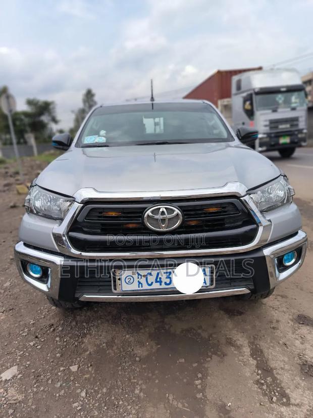 Toyota Hilux Revo Double Cab Deisel 2.4 AWD 2020 Silver