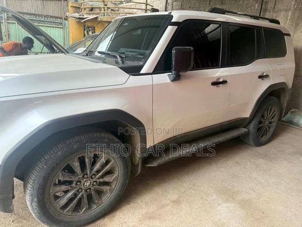 Toyota Land Cruiser Prado 2.4 Hybrid 2025 White
