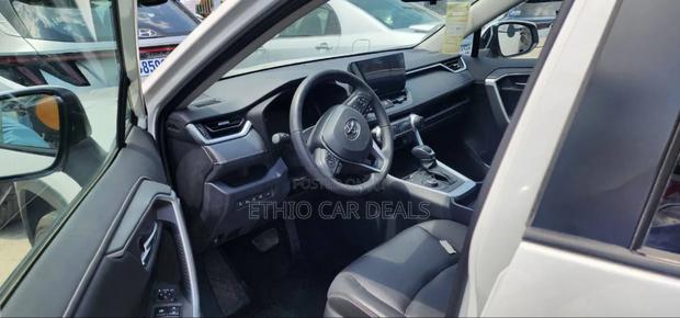 New Toyota RAV4 2024 White