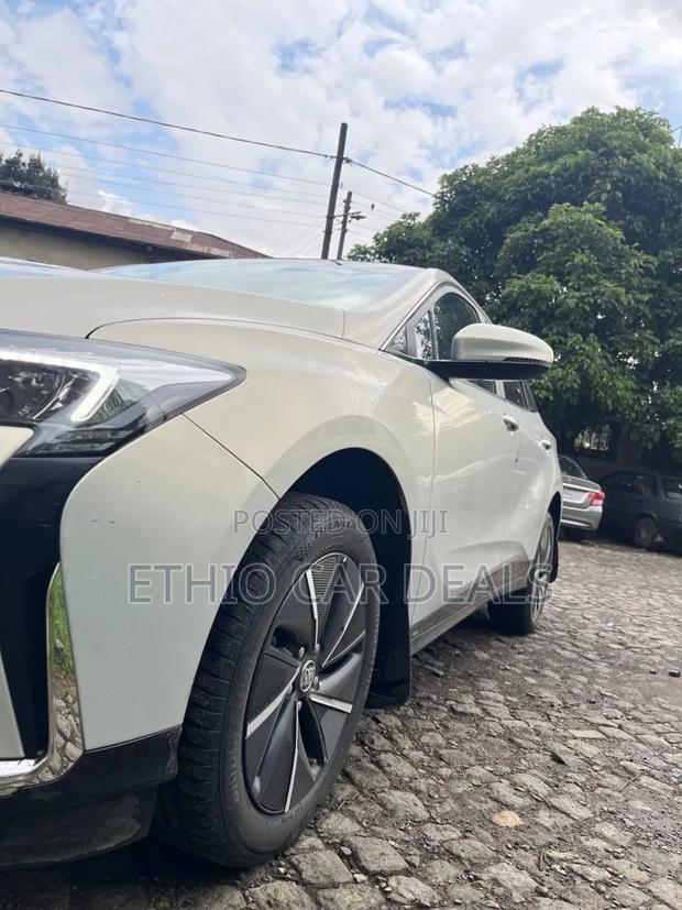 Buick Velite 6 Electric 61 kWh Front Wheel 2024 Silver