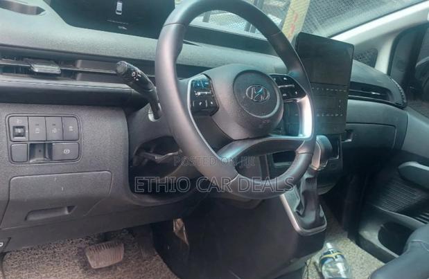 Hyundai Staria 2023 Black