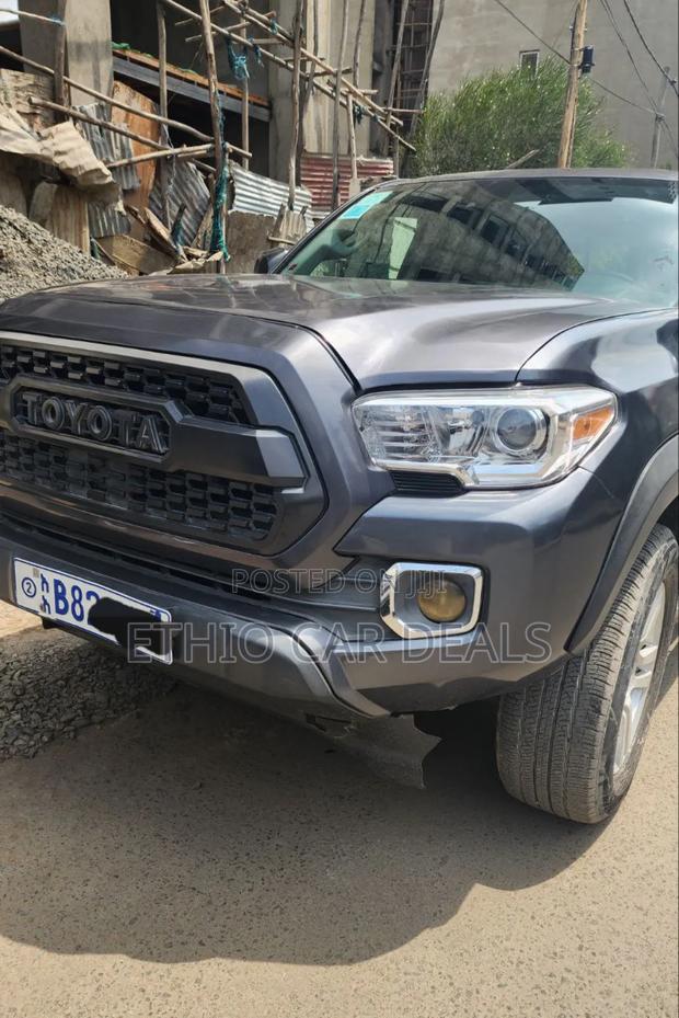 Toyota Tacoma 2019 Black
