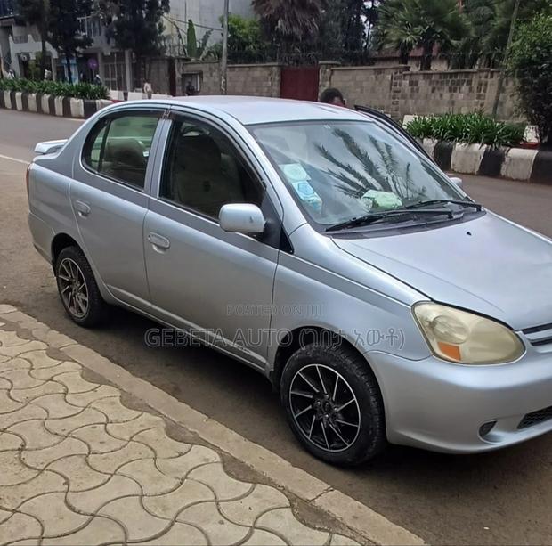 Toyota Platz 2005 Silver