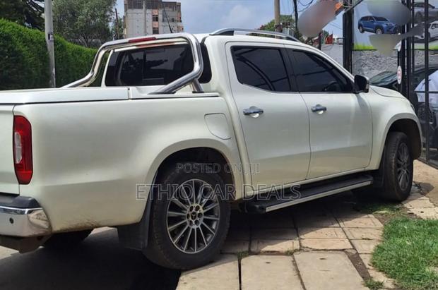 Mercedes-Benz X Class 2020 White