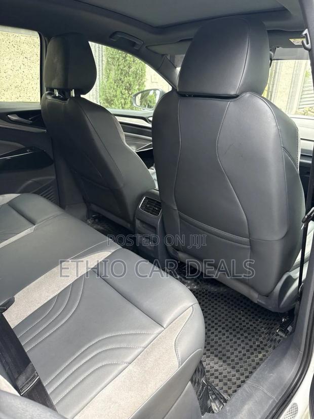Volkswagen ID.4 2024 White
