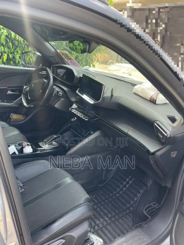 Peugeot 2008 2022 Gray