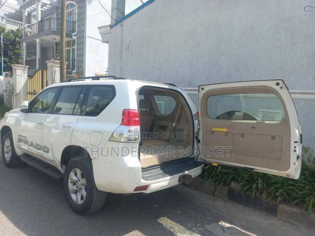 Toyota Land Cruiser Prado 2011 White