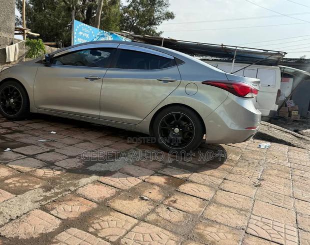 Hyundai Avante 2014 Silver