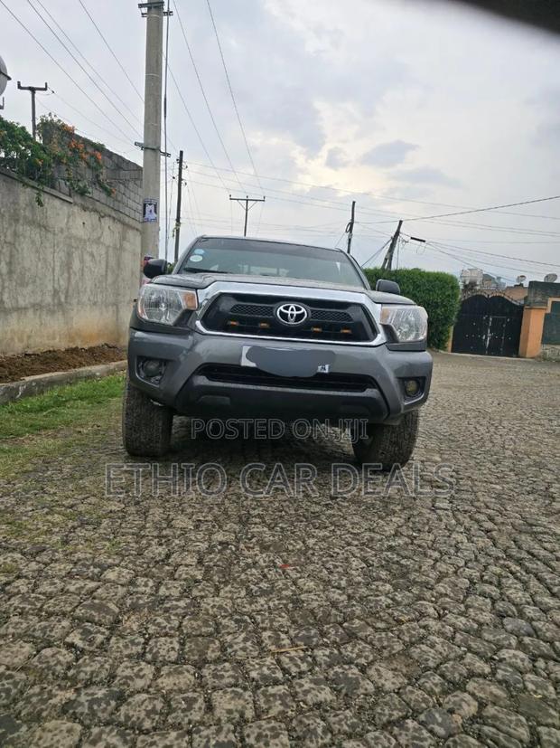 Toyota Tacoma 2014 Black