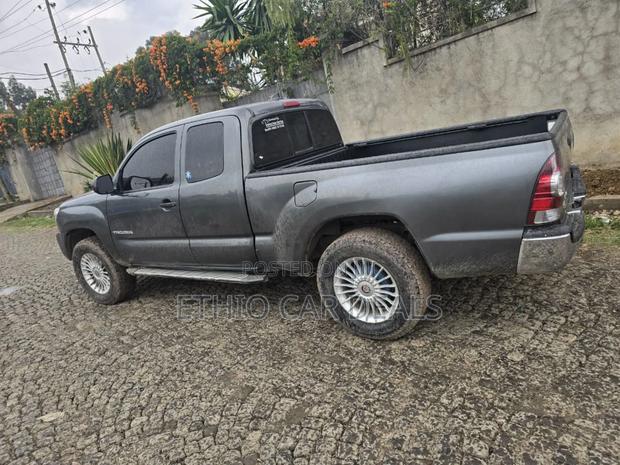 Toyota Tacoma 2014 Black