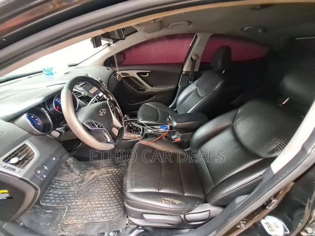 Hyundai Avante 2015 Black