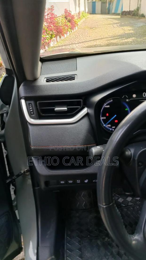Toyota RAV4 2023