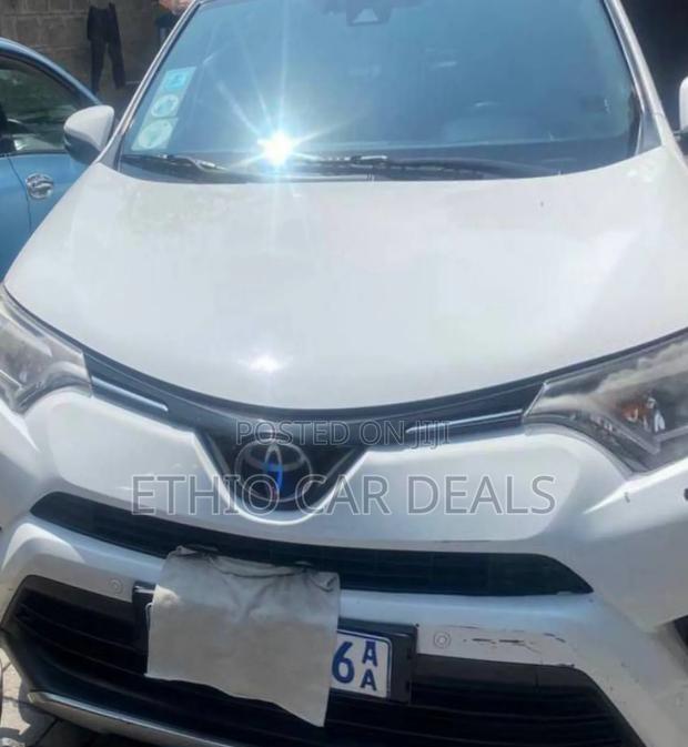 Toyota RAV4 2016 White