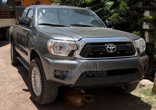 Toyota Tacoma 2014 Gray