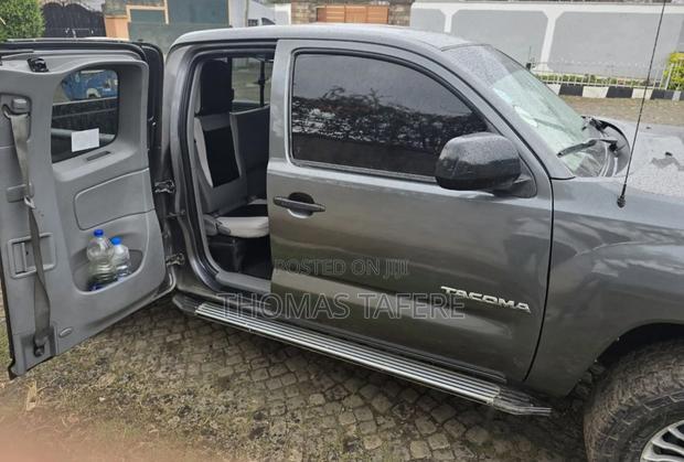 Toyota Tacoma 2014 Gray