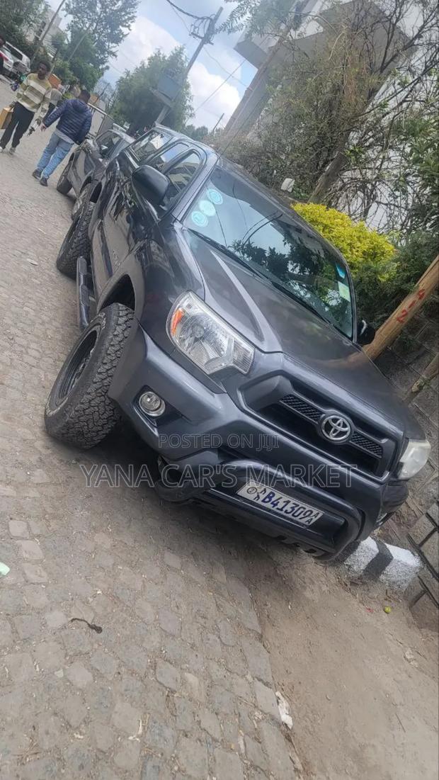 Toyota Tacoma 2014 Gray