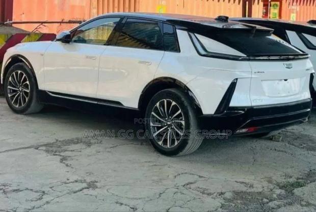 Cadillac Lyriq 2024 White