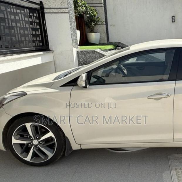 Hyundai Elantra 2015 Silver