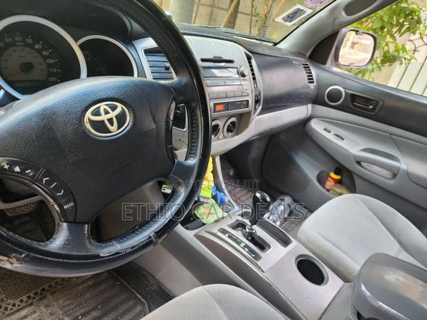 Toyota Tacoma 2011 White