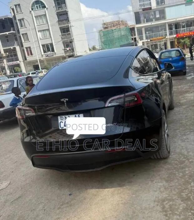 Tesla Model Y 2023 Black