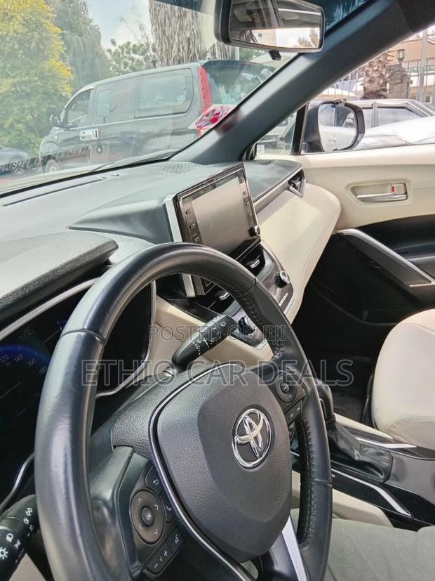 Toyota Corolla Cross Hybrid 2024 Gray