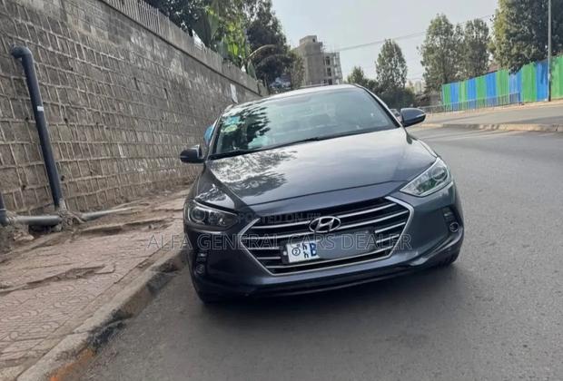 Hyundai Avante 2016 Black