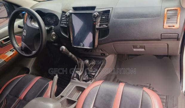 Toyota Hilux 2014 White