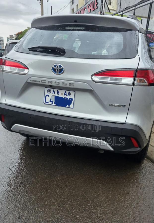 Toyota Corolla Cross Hybrid 2023 Silver