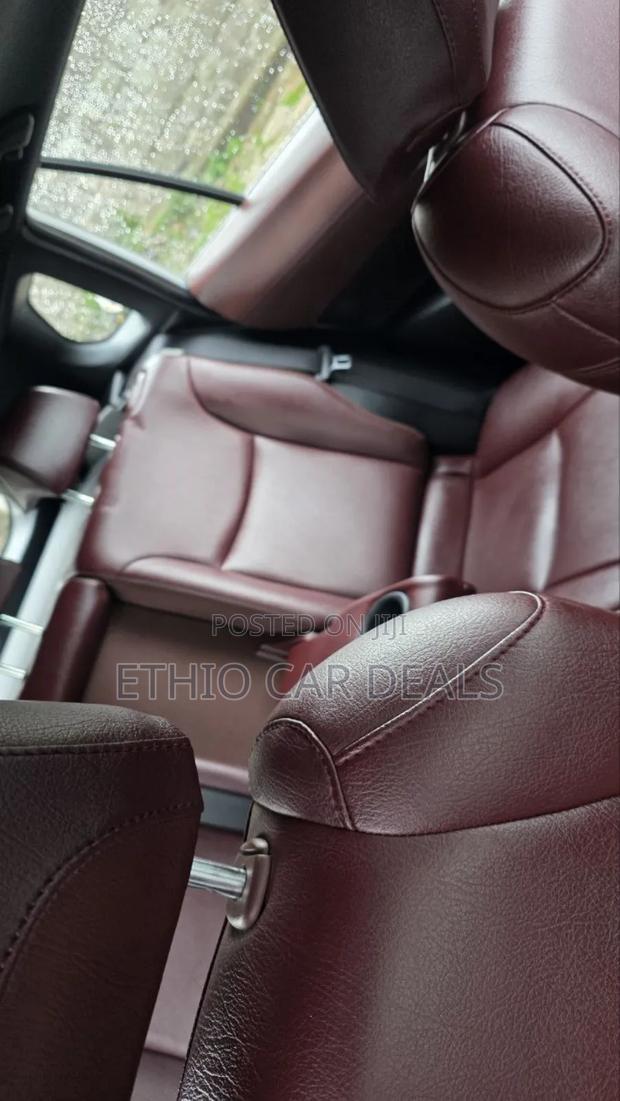 Toyota Corolla Cross Hybrid 2023 Silver