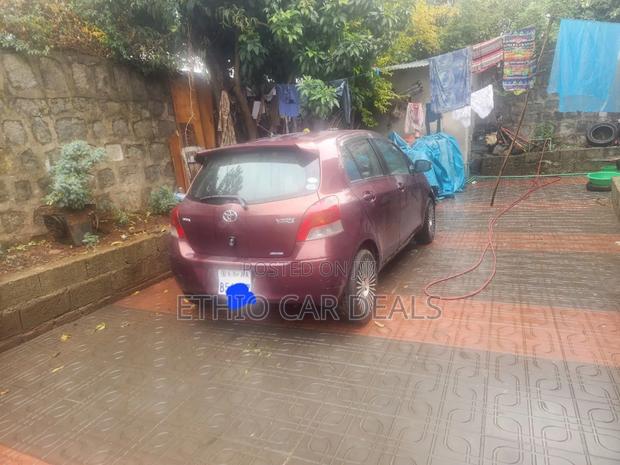 Toyota Yaris 2010 Burgundy